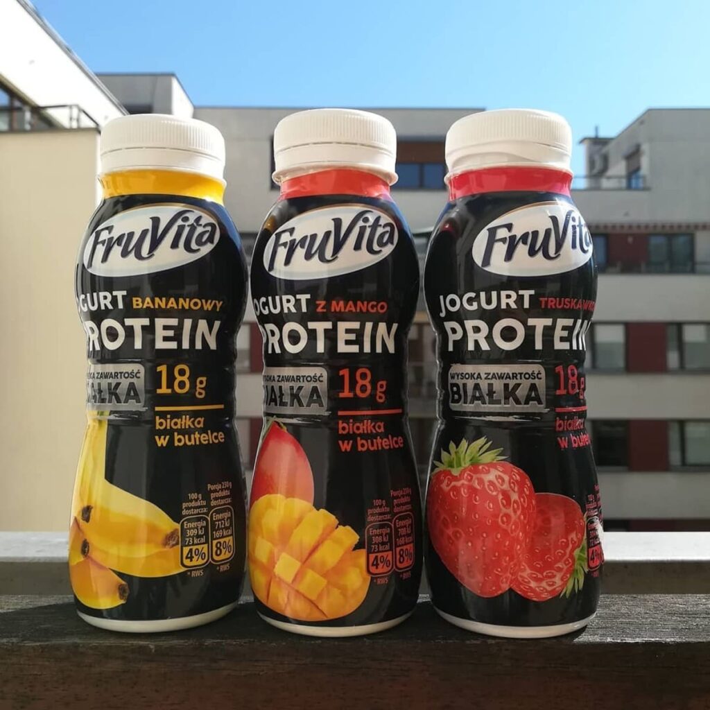 jogurt fruvita protein, jogurt proteinowy, truskawkowy jogurt z biedronki, jogurty z biedronki
